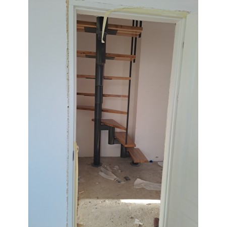 Межэтажная  лестница  